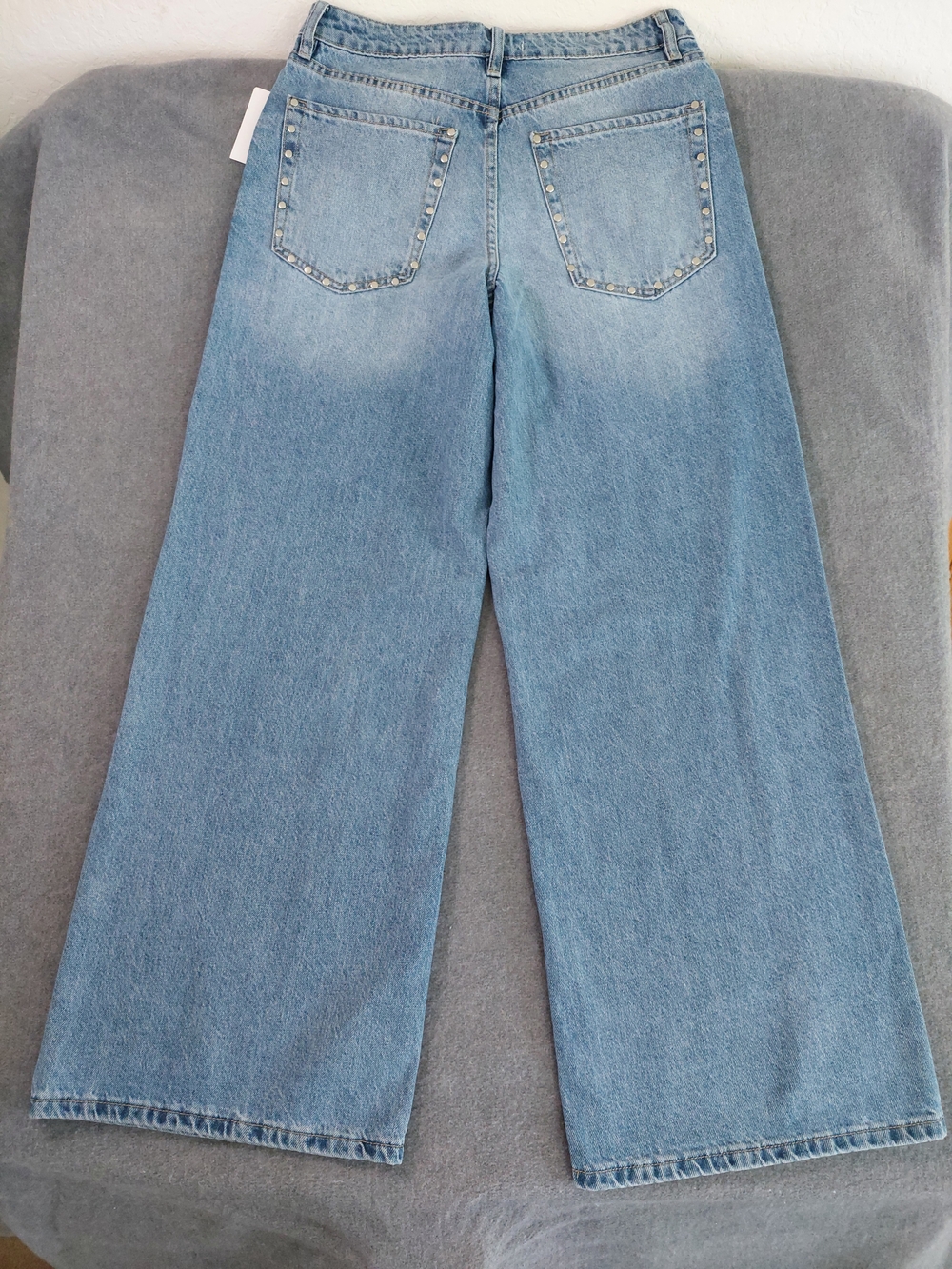 NWT YMI Studded Relaxed Wide Leg Jeans Medium Tint Size 7 28 High Rise Jeans - Picture 8 of 12